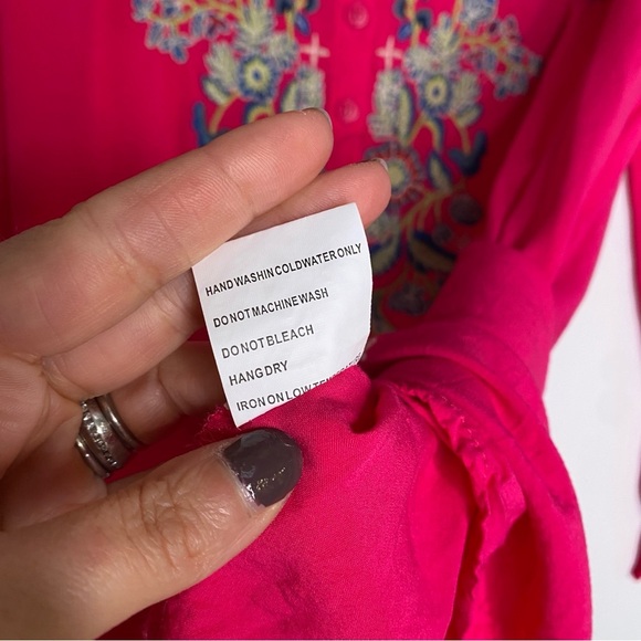 Luna Moon Hot Pink Embroidered Floral Tab Sleeve Tunic Top Size Large NWOT - Picture 9 of 9